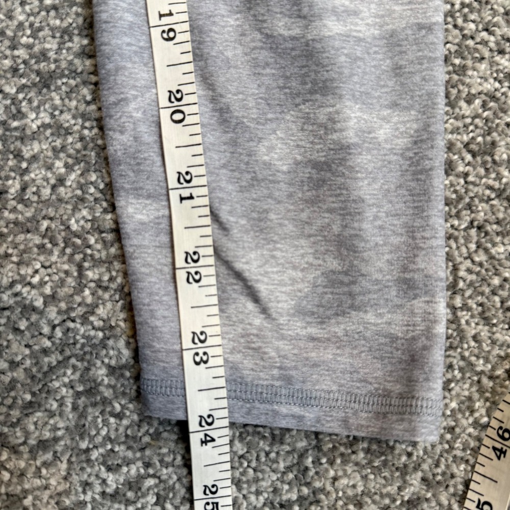 Vuori women's clean elevations legging Grey Camo High Rise Zip Pocket XS - Picture 7 of 7